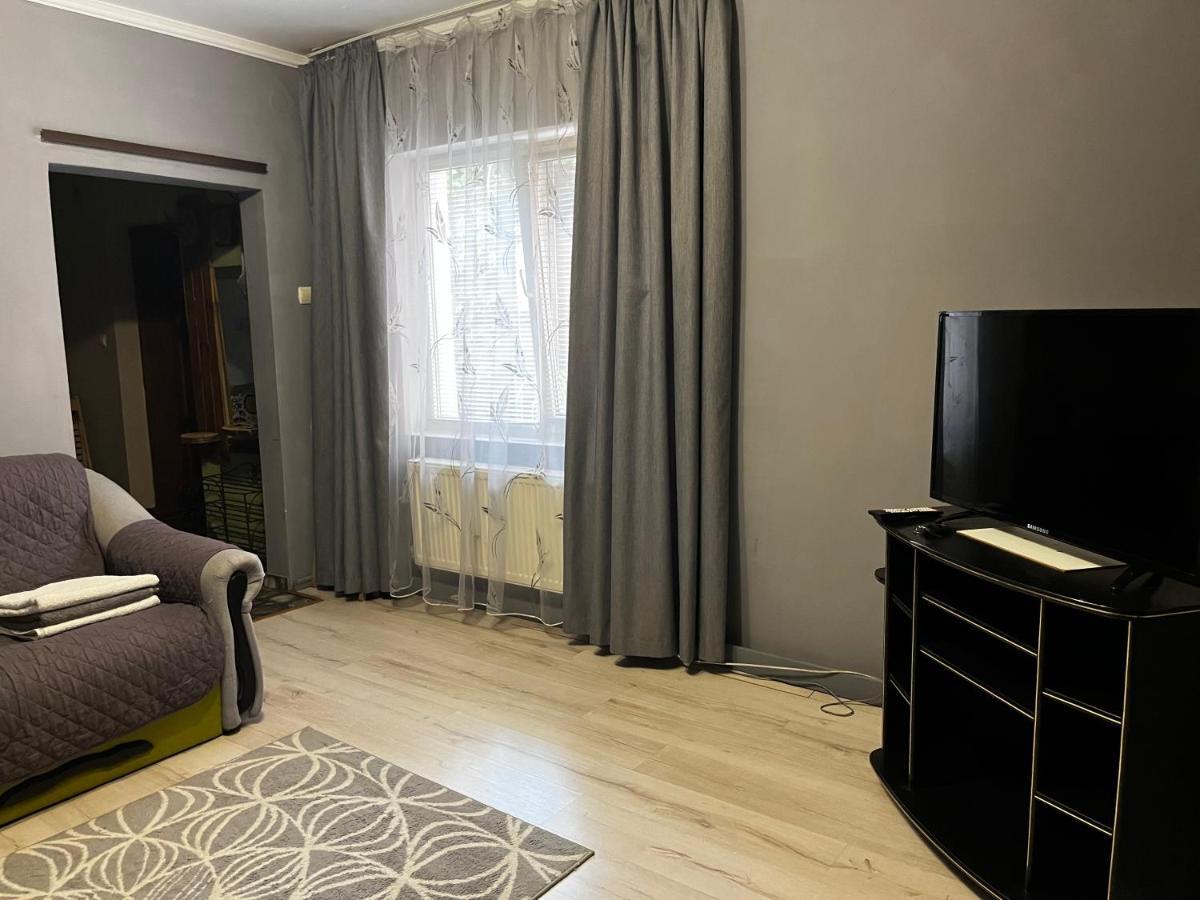 Apartment On Stefanyka 42/5 แบรฮอฟ ภายนอก รูปภาพ