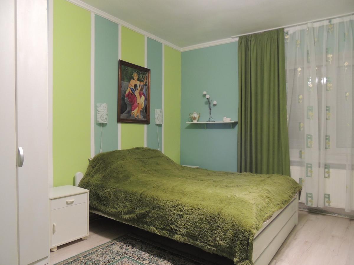 Apartment On Stefanyka 42/5 แบรฮอฟ ภายนอก รูปภาพ