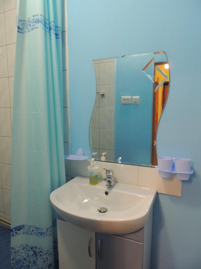 Apartment On Stefanyka 42/5 แบรฮอฟ ภายนอก รูปภาพ